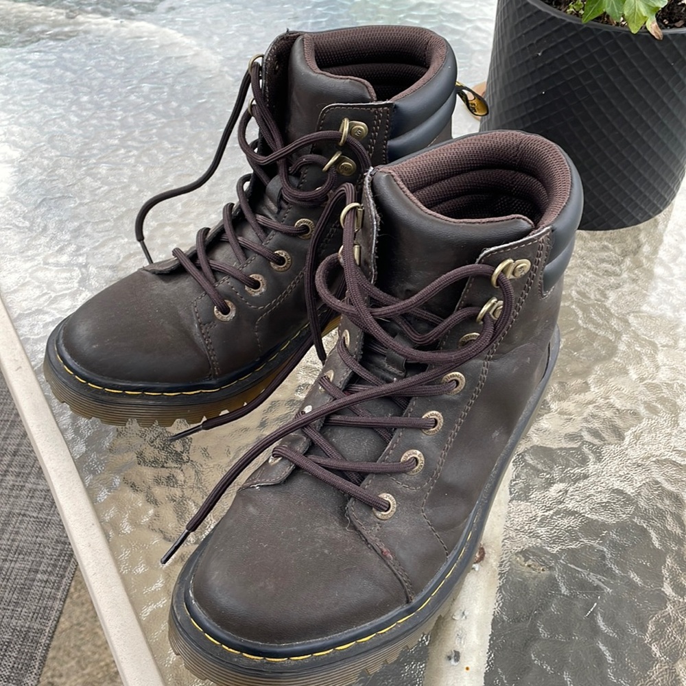 Doc Marten size 9 boots Air Wair Bouncing Soles 🥾 excellent 👍🏼🤍🇺🇸💰💰